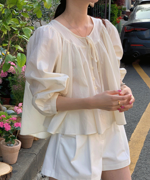 [단독] Race blouse (크림)